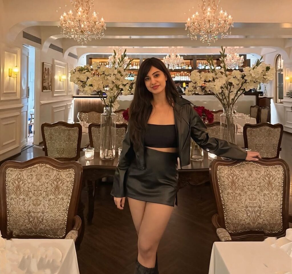 Model Pooja