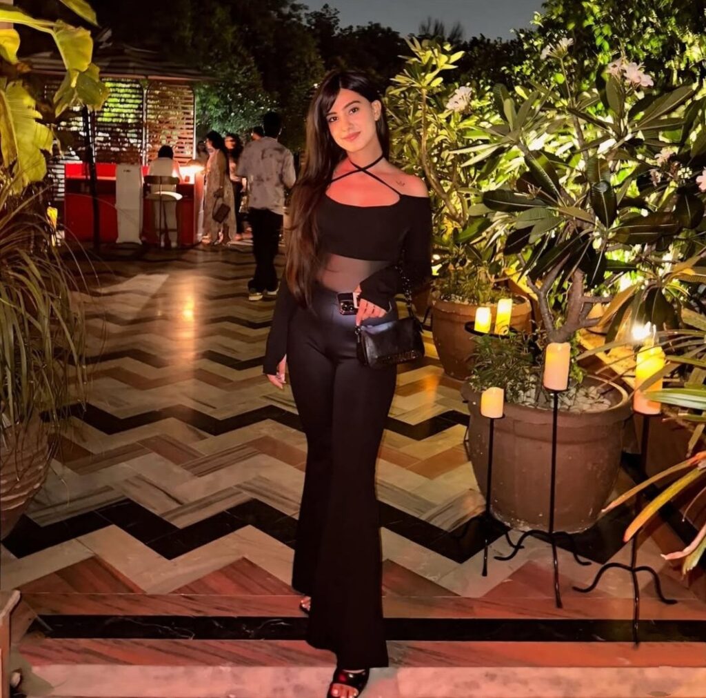 Model Pooja