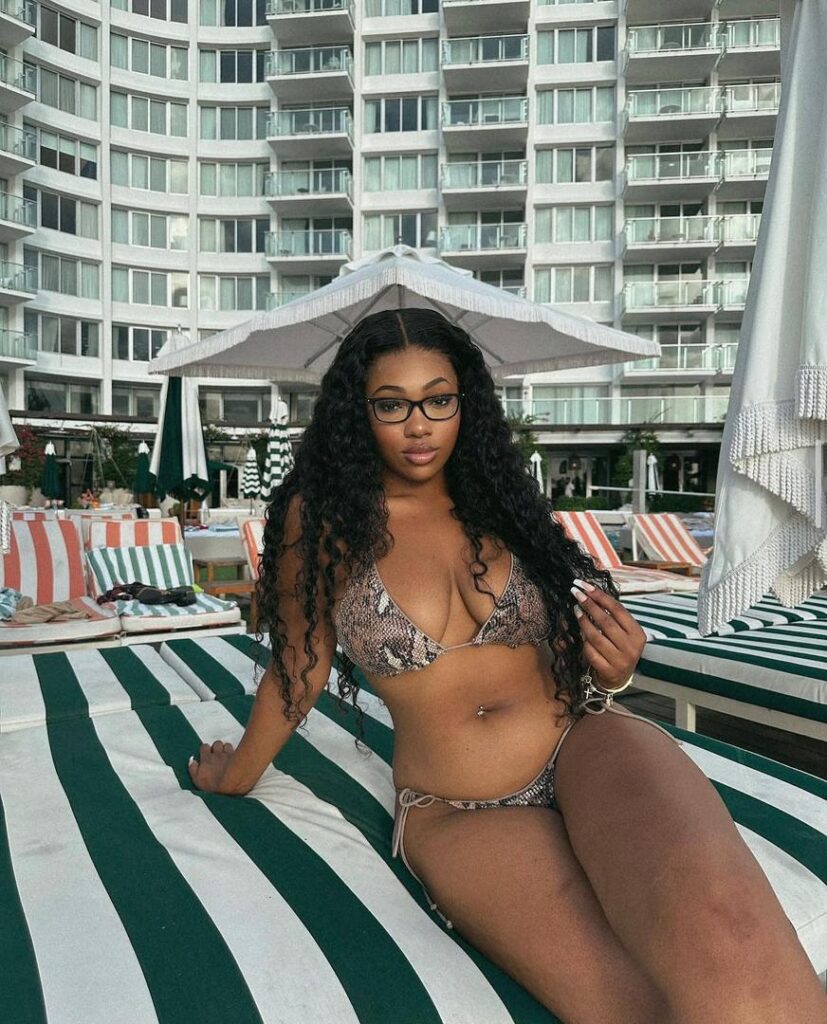 Mia