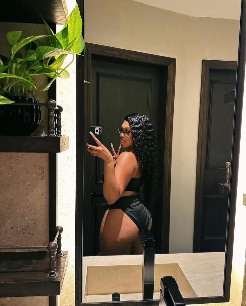 Mia