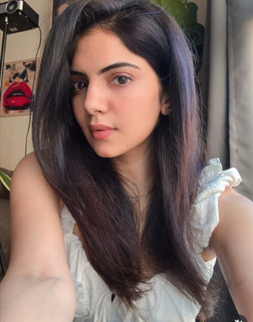 Model Pooja